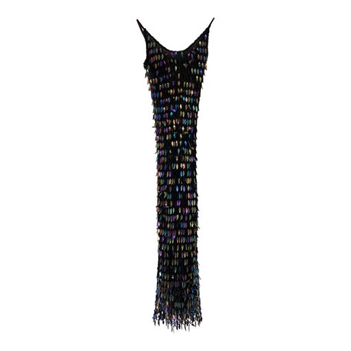 Robe en filet et sequins