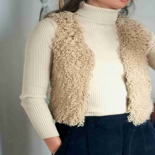 Wool sleeveless vest