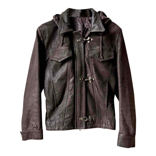Short leather jacket