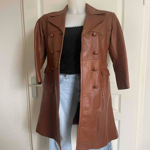 Fitted leather trench coat