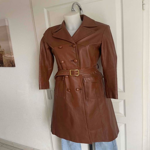 Fitted leather trench coat