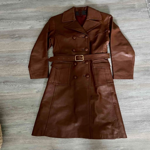 Fitted leather trench coat