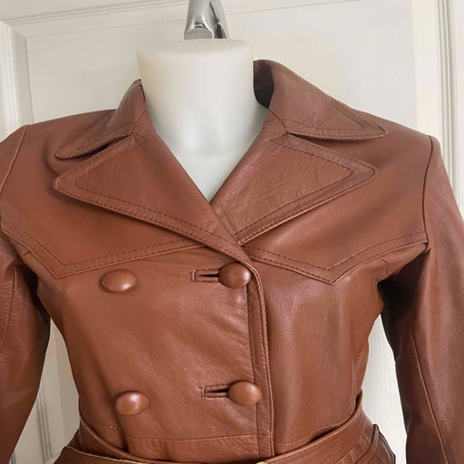 Fitted leather trench coat