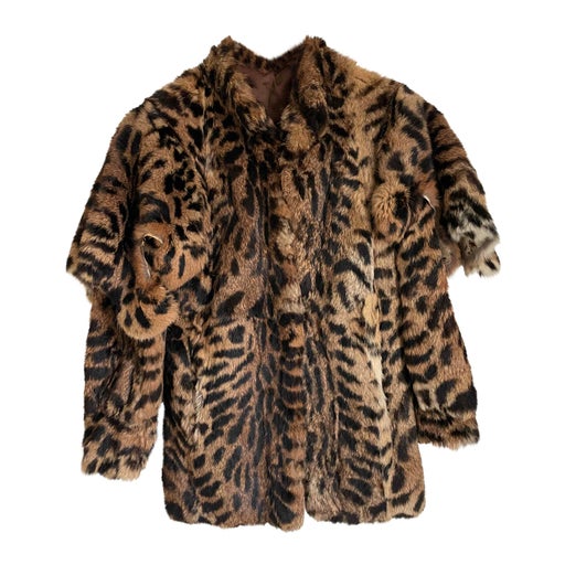 Manteau en fourrure léopard