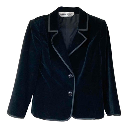 Short velvet blazer