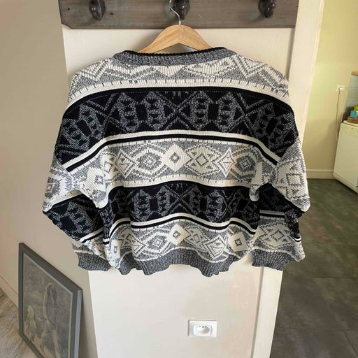 Patterned sweater