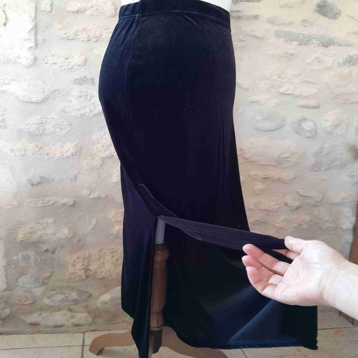 Long velvet skirt