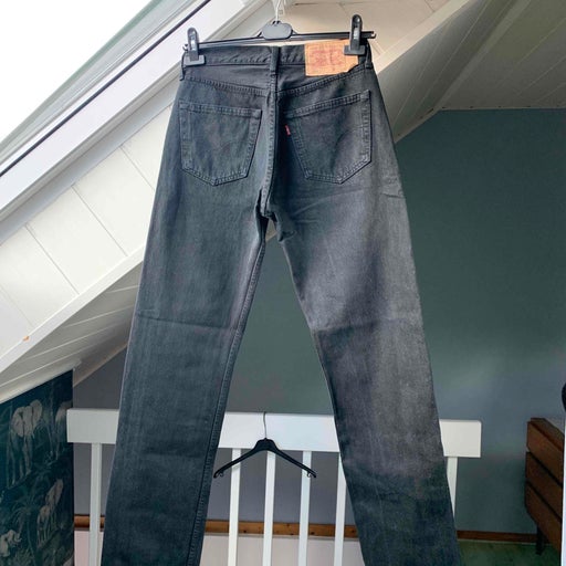 Levi's 501 W31 L34 jeans.