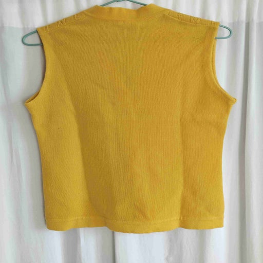 Twisted vest