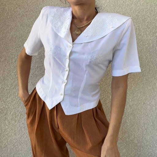 Embroidered collar blouse