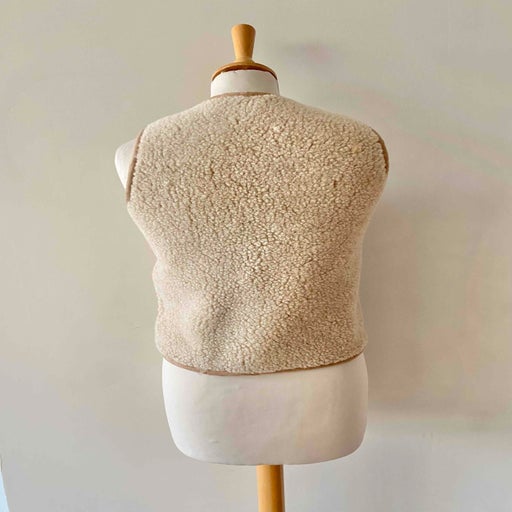 Sleeveless wool vest
