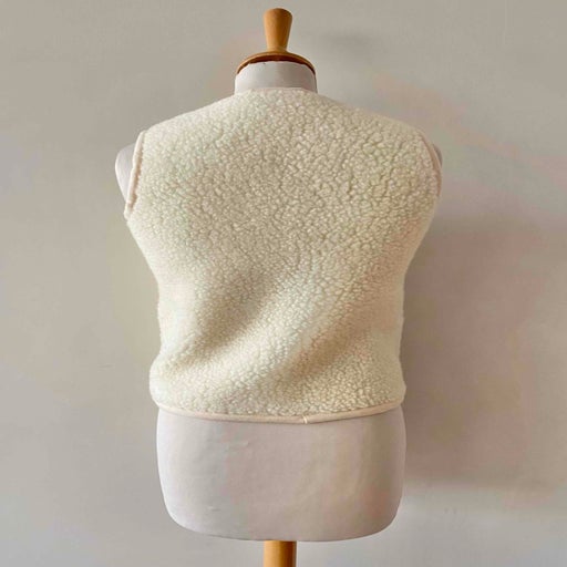Sleeveless vest
