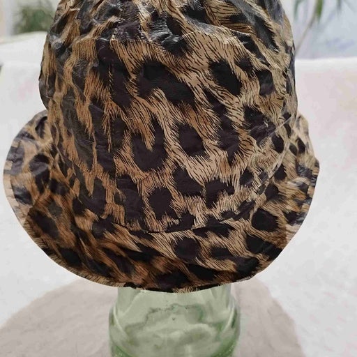 Waterproof leopard bucket hat