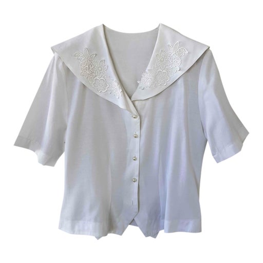 Embroidered collar blouse