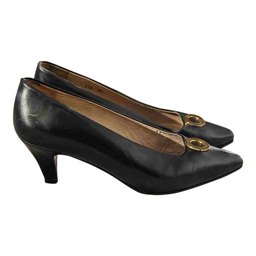 Guy Laroche pumps