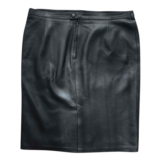 High waist leather skirt, closure