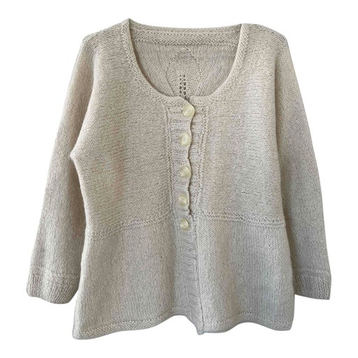 Buttoned wool sweater