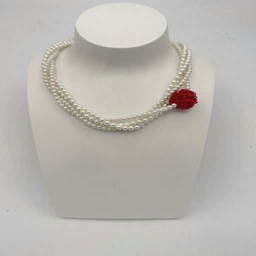 Timeless Pearly Necklace
