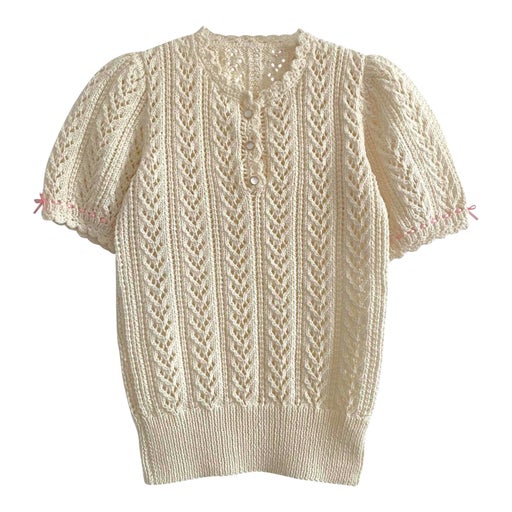 Openwork wool top