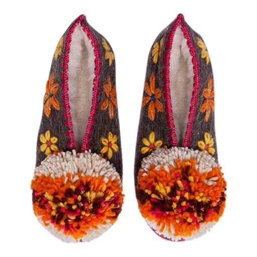 Give A Pon slippers