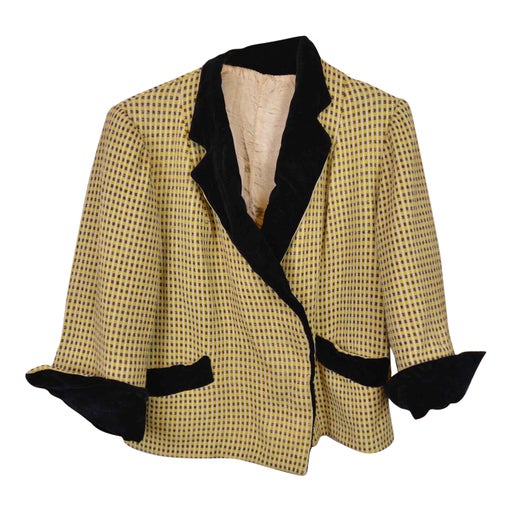 Short wool blazer
