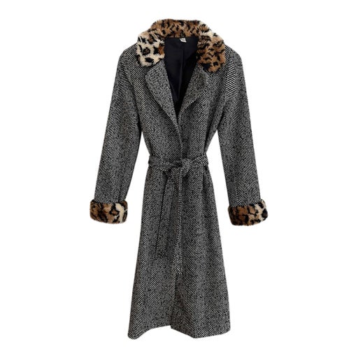 Leopard collar coat