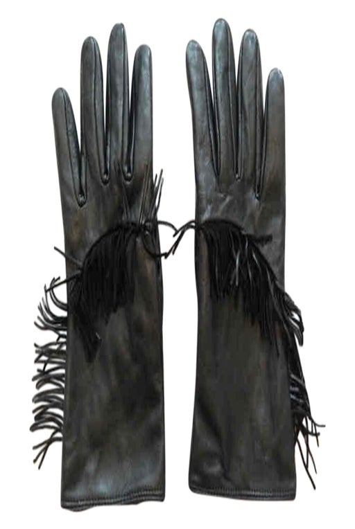 Fringed leather gloves