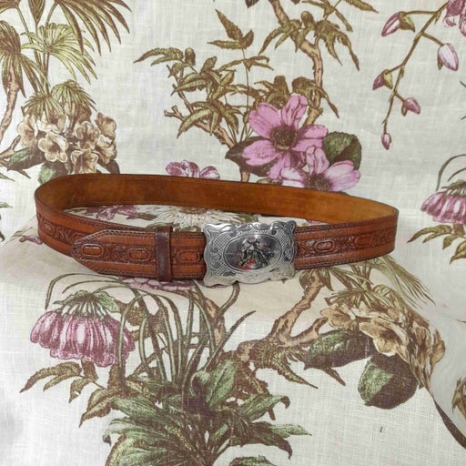 Leather belt 