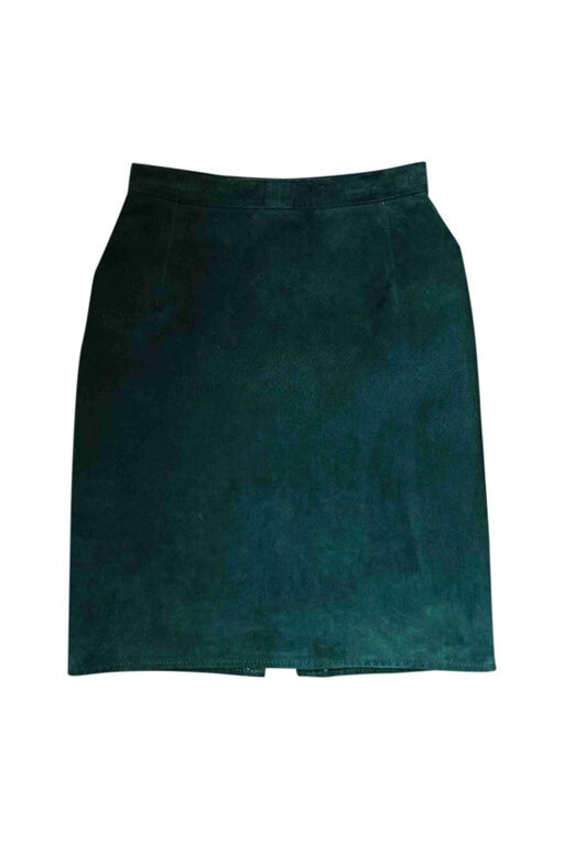 Short leather skirt
