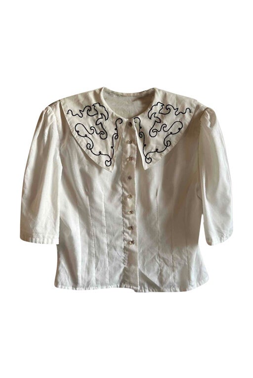 Embroidered collar blouse 