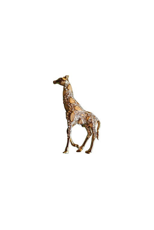 Giraffe brooch 