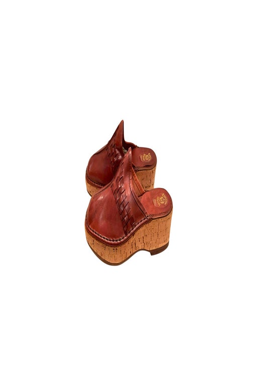Leather clogs 