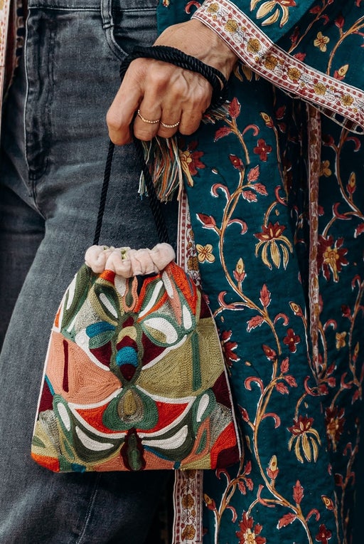 Zarina pouch with handle