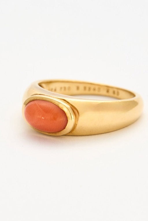VAN CLEEF & ARPELS - Bague jonc Or jaune et Corail