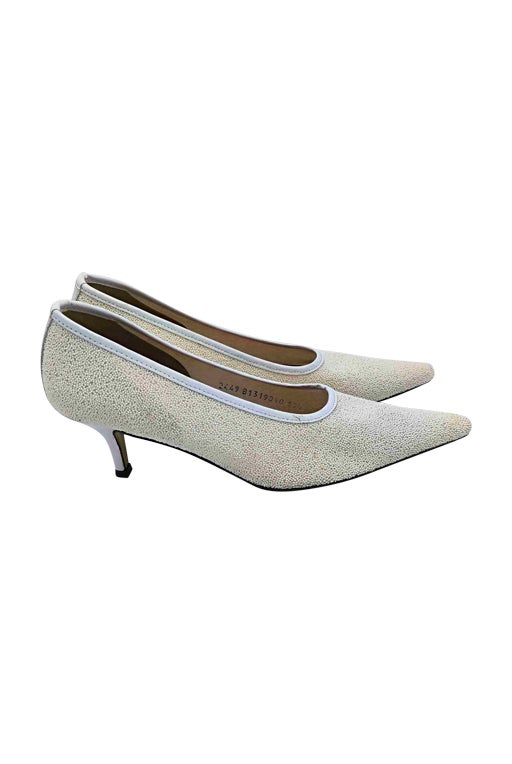 Leather pumps