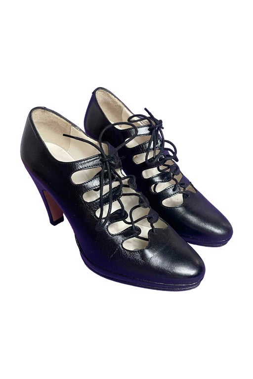 Leather pumps